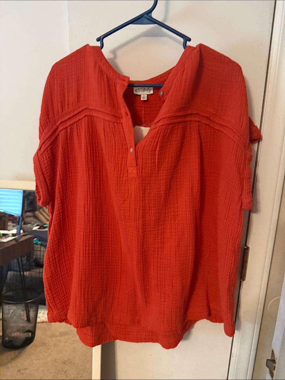 Wonderly -Red Gauze Split-Neck Tunic